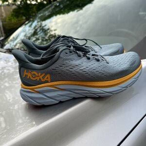 HOKA Clifton 8